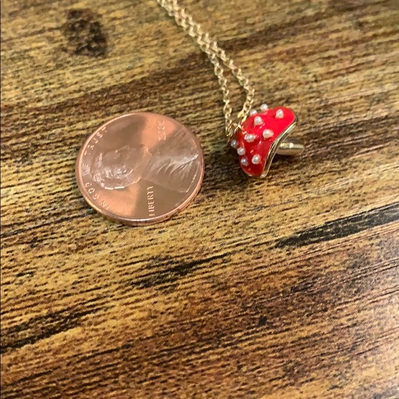 Dainty gold chain red mushroom necklace - Picture 7 of 8
